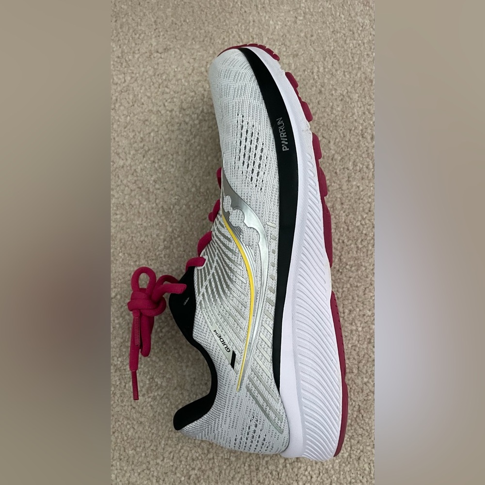 Saucony Women's White and Pink Athletic Shoes